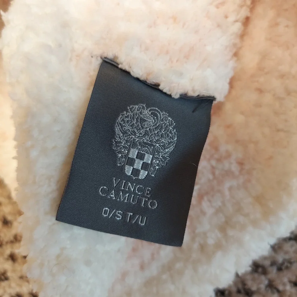 Vince Camuto Womens‎ Fuzzy Knit Beanie Pom Pom Fair Isle O/S Coquette Soft GIrl